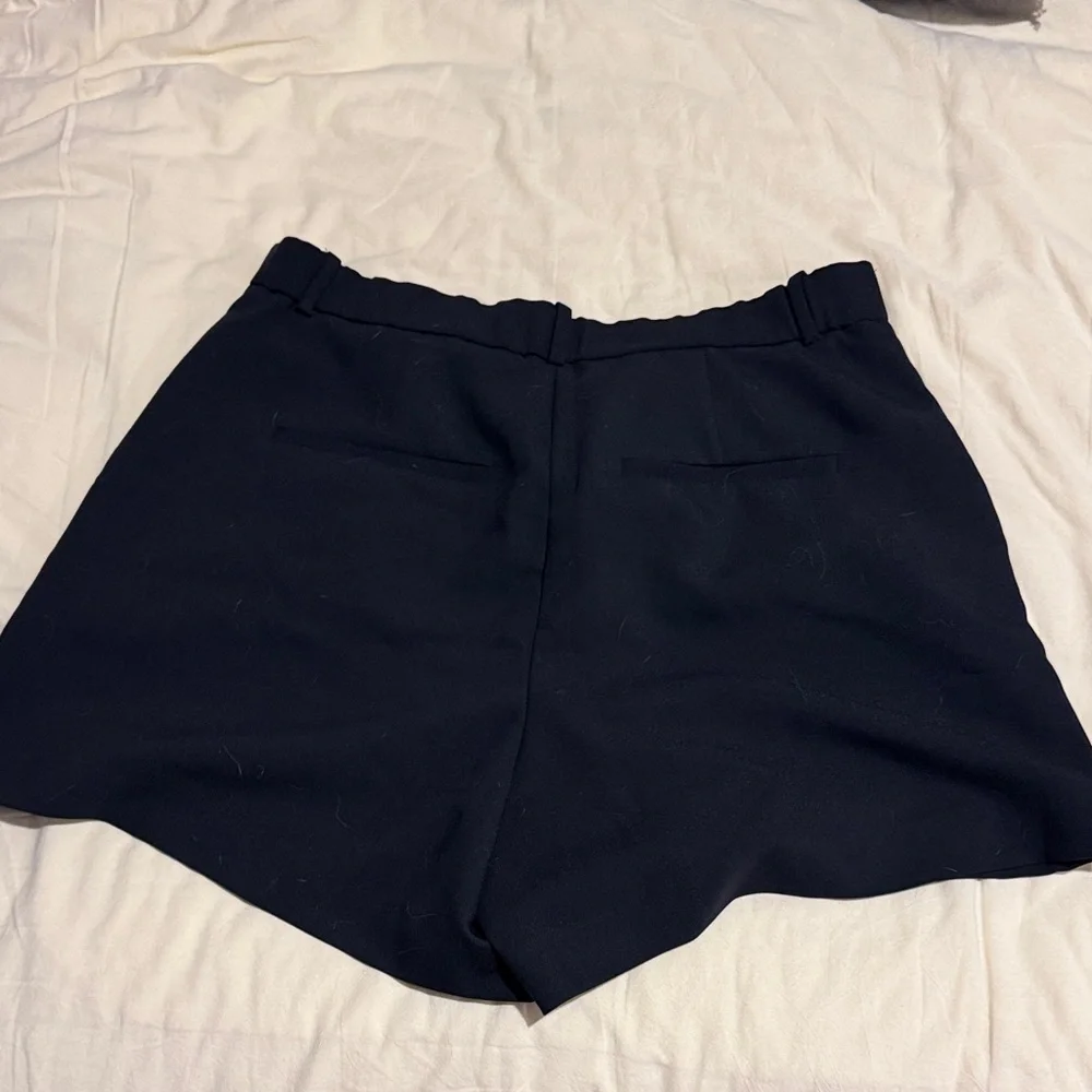 Abercrombie & Fitch Black High-Waist Dress Shorts - Picture 3 of 3